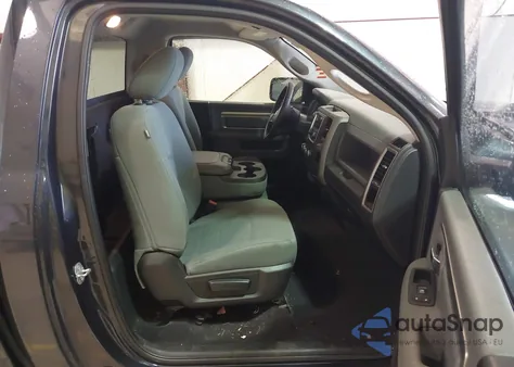 2017 Ram 1500 Express 4X2 6'4 Box из США, поврежденный, VIN 3C6JR6AG1HG778704